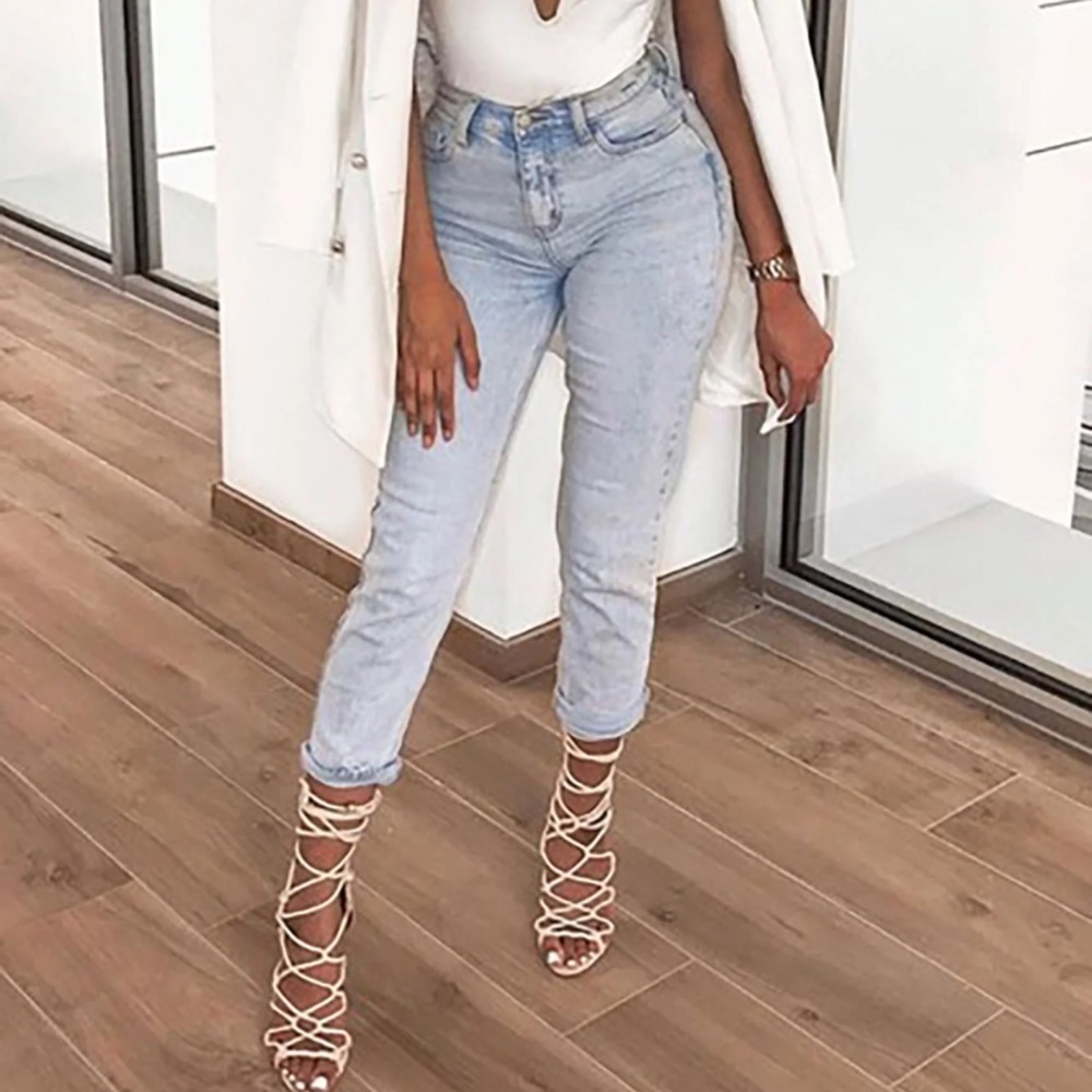 Fashion Nova NWT “I Got It From My Mama Jeans- Light Blue Wash”